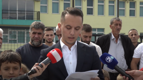 (VIDEO) Protestojnë nxënësit dhe prindërit e Vizbegut, kërkojnë hapjen e shkollës