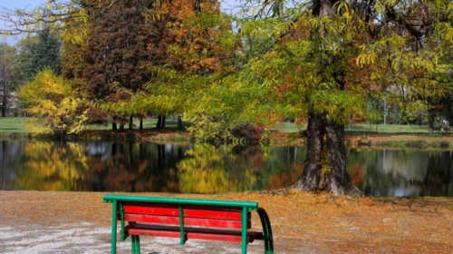 Në mëngjes ftohtë, gjatë ditës diell dhe ngrohtë me temperatura deri 28 gradë