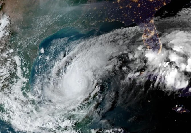 Dy tornado goditën Florida-n para uraganit Milton, shtohet rreziku (VIDEO)