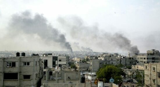 Kolonët izraelitë dogjën 6 shtëpi dhe një makinë në sulmin në një fshat palestinez