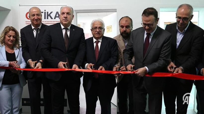 Nënkryetari i TIKA-s, Dr. Mahmut Çevik në Kosovë – Inaugurohet rinovimi dhe furnizimi me inventar për Departamentin e Turkologjisë nga TIKA