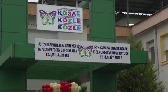 (VIDEO) Drejtoresha e Kozles kundërshton ministrin: Te ne ne nuk ka lëshime