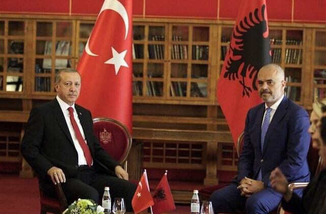 Erdogan javën e ardhshme për vizitë zyrtare në Shqipëri dhe Serbi