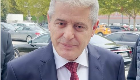 Ahmeti i përgjigjet Mickoski: Ta provojmë humorin si do të dalë, nuk bëj fillma të holivudit!