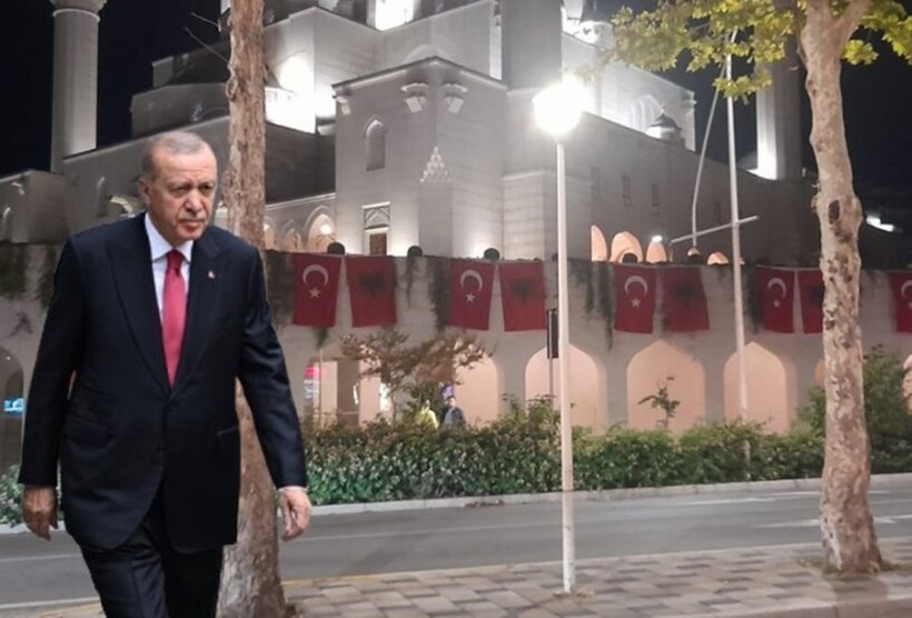 Presidenti turk Erdogan ditën e enjte do të inaugurojë xhaminë e “Namazgjasë” në Tiranë