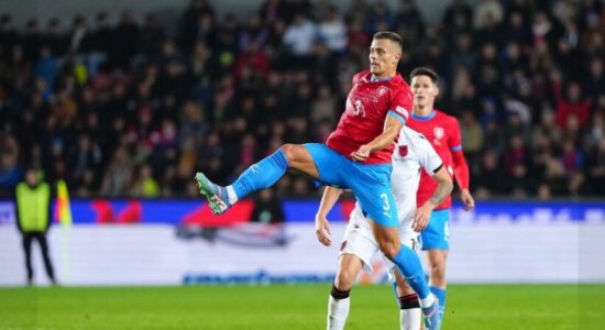 Shqipëria mundet në Pragë, Çekia i jep leksion futbolli kuqezinjve