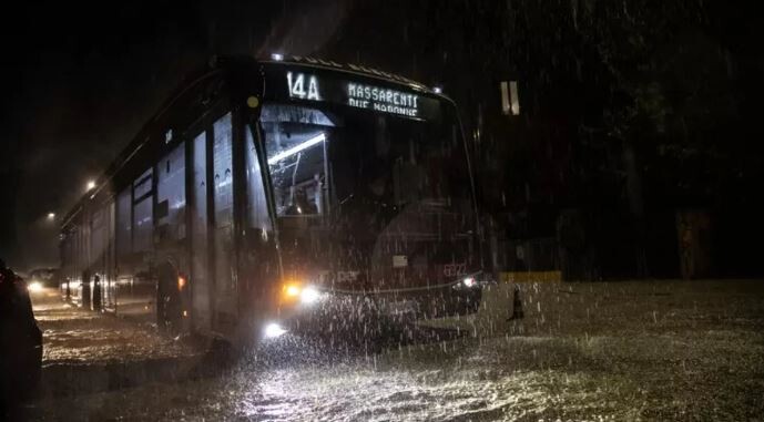 Përmbytje të mëdha në Itali, një i vdekur dhe dy mijë të evakuar në Bolonja