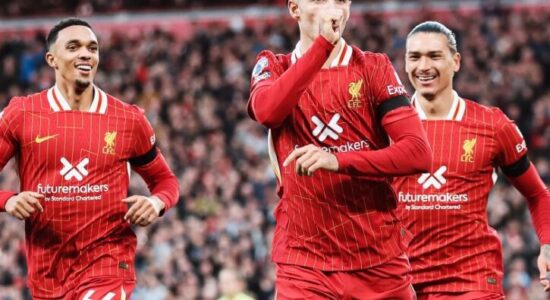 Liverpool komandon Premier League, sukses me peshë ndaj Chelseat