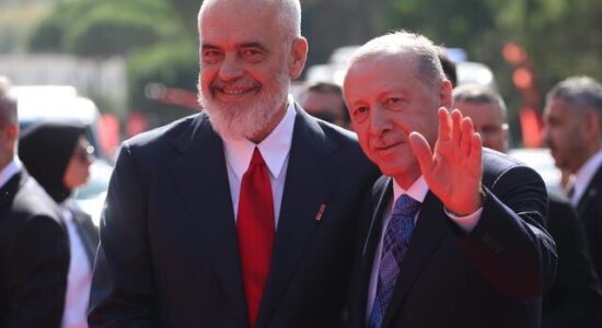 Pas Presidencës në Kryeministri, Erdogan në takim kokë më kokë me Ramën në Kryeministri