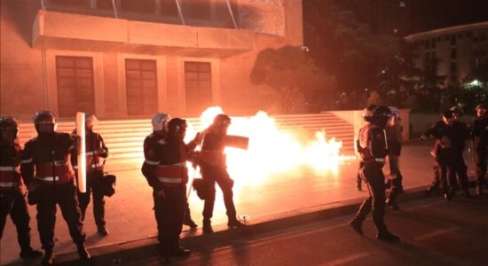 Shqipëri, tensione në protestën antiqeveritare