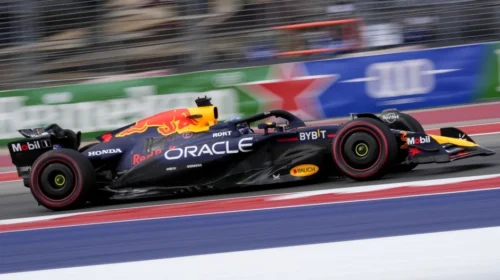 Max Verstappen rikthehet te suksesi, triumfon në garën sprint në Austin dhe i “rrëmben” dy pikë Norris