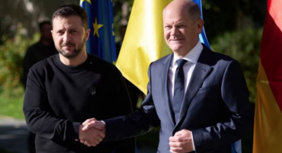 Scholz njofton mbështetje shtesë ushtarake për Kievin gjatë vizitës së Zelenskyt