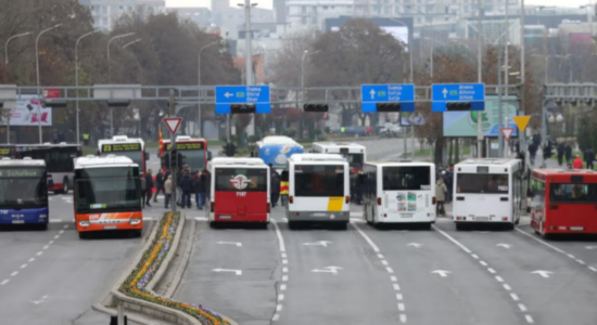 Transportuesit privat në Shkup sot nuk do të dalin në qarkullim