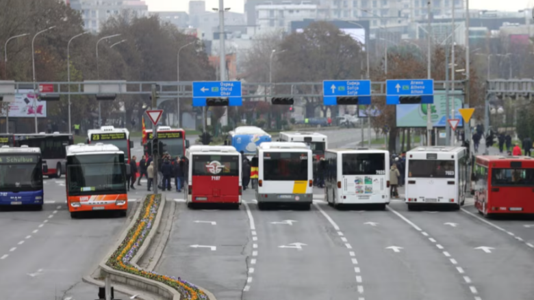 Transportuesit privat në Shkup sot nuk do të dalin në qarkullim