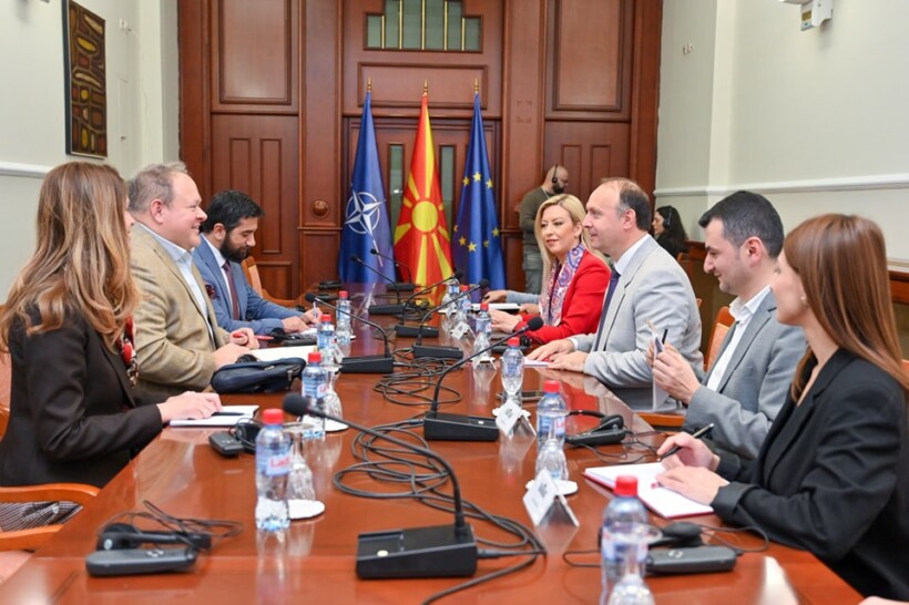 Takimi i kryeparlamentarit Gashi dhe sekretares së përgjithshme Dimovska me përfaqësuesit e NDI-së