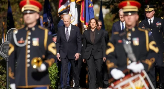 Pas humbjes përballë Trump, Kamala Harris shfaqet për herë të parë në publik krah Joe Biden