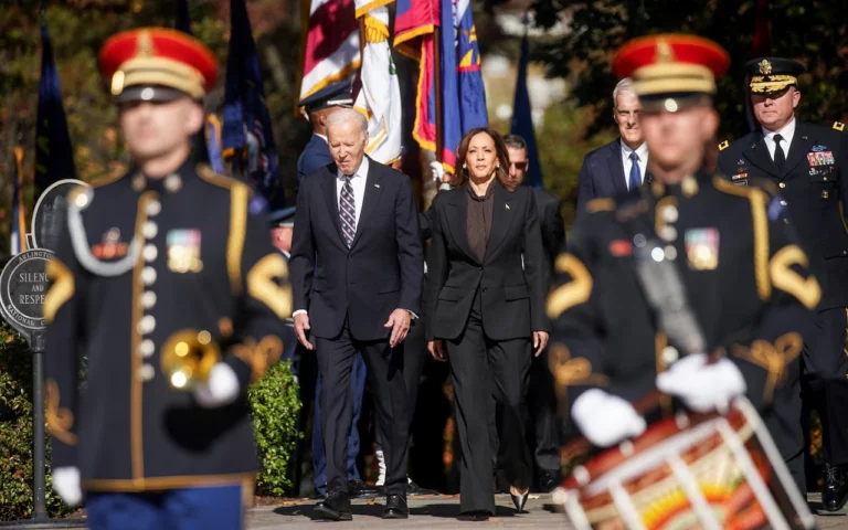 Pas humbjes përballë Trump, Kamala Harris shfaqet për herë të parë në publik krah Joe Biden