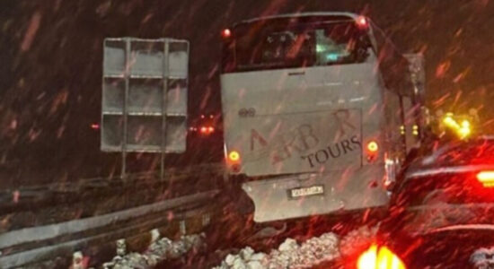 Aksi’dentohet autobusi nga Maqedonia е Veriut në Serbi për shkak të reshjeve të borës