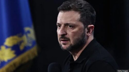 Bie besimi tek Zelensky, presidenti ukrainas humb popullaritet teksa Rusia avancon