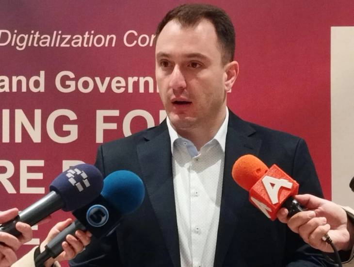 Andonovski: Me ligj do t’i ndalojmë lojërat online të fatit