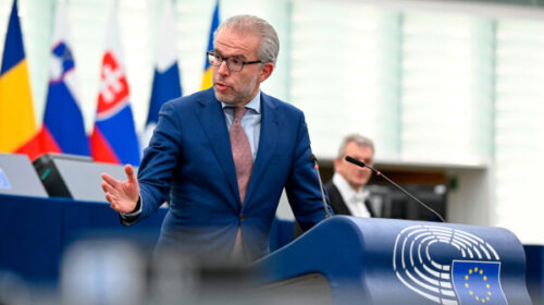 Eurodeputeti holandez: Ka ardhur koha që Serbia të vendos mes Brukselit dhe Moskës