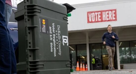 Kër’cënime me bom’bë, pezullohet përkohësisht votimi në disa vende në Georgia