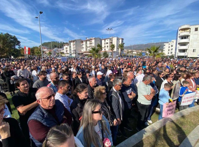 Vdekja e nënës shqiptare në maternitet, mijëra qytetarë protestojnë në Mal të Zi