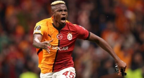 Galatasaray i ofron Napolit marrëveshje para plus lojtar për Osimhen