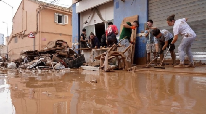 Ngrihet sërish alarmi për përmbytje në Spanjë! Valencia i ngjan një zone luf’te