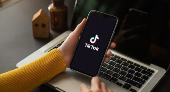 TikTok reagon ndaj ndalimit të përdorimit të rrjeteve sociale nën moshën 16-vjeçare në Australi