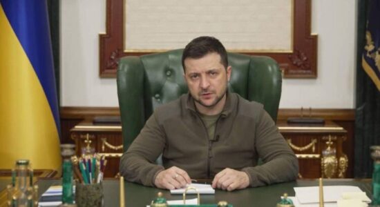 Zelensky falenderon SHBA-në për min’at tokësore: Të rëndësishme për të ndaluar sulm’et ruse