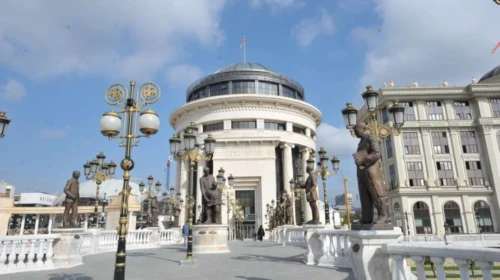 (VIDEO) Prokurorët republikanë “hallakatin” dosjet e prokurorisë kundër korrupsionit