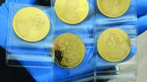 (VIDEO) Dogana parandaloi kondrabandë të arit dhe ilaçeve