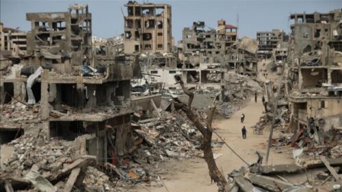 Gjyshi palestinez që i dha lamtumirën mbesës së tij 3-vjeçare u vr’a në një sul’m izraelit në Gaza