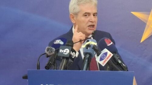 Ahmeti: Nuk lejoj të preket shqipja, sepse është larë me gjak