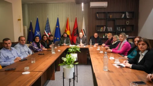 Alternativa: Bëjmë thirrje për maturi dhe qetësi