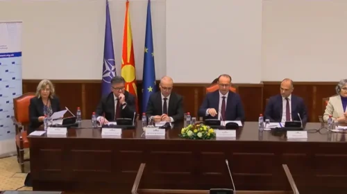 Gashi: Në çdo kohë mund të fillojmë me ndryshimet kushtetuese, por si vend kemi mungesë të kohës