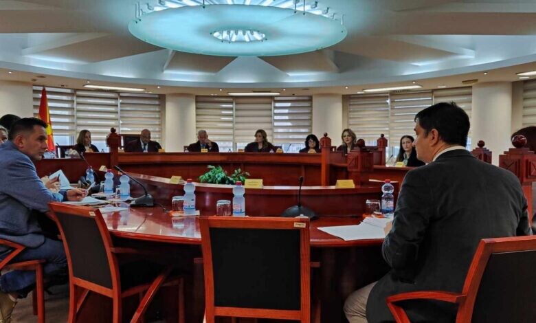 “360 shkallë”: Kushtetuesja nuk do të bëjë rishqyrtimin e kushtetutshmërisë për Ligjin e Gjuhëve (DOKUMENT)
