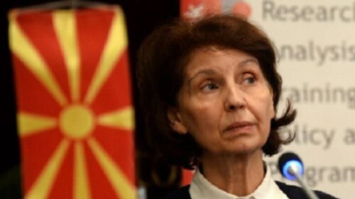 (VIDEO) Presidentja vendos veto për dygjuhësinë në licencat e kopshteve