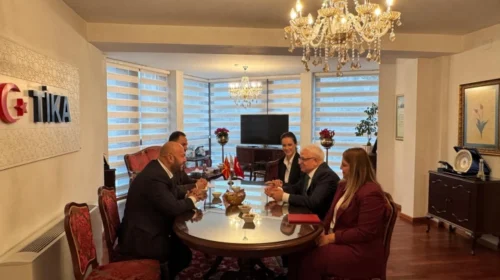 Takim Kostadinovski – Çevik: Vazhduan diskutimet për përkrahje dhe digjitalizim të Gjykatës Kushtetuese