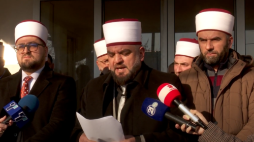 (VIDEO) Emurlai: Reisi Fetai ta tërheq vendimin për shkarkimin e myftiut Qani Nesimi