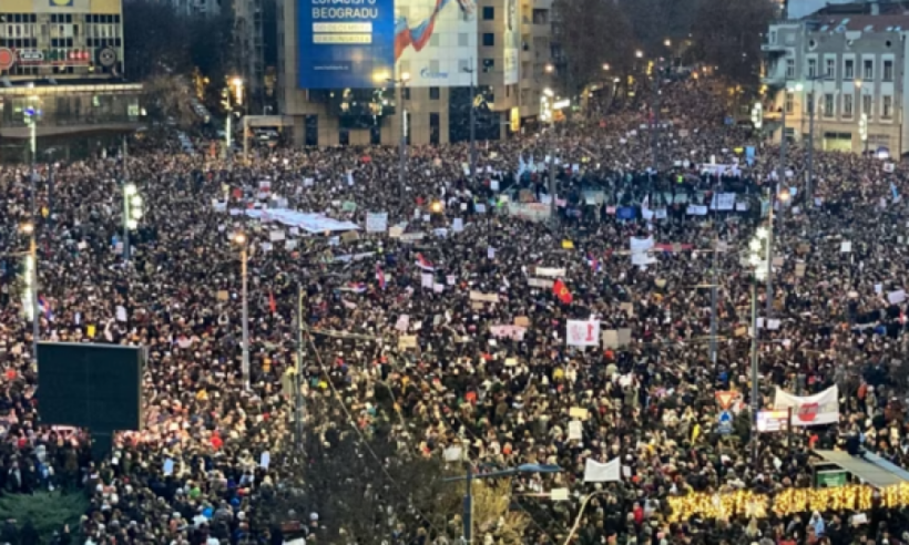 Detaje nga protesta në Beograd, kërkohet përgjegjësi për incidentin në Novi Sad