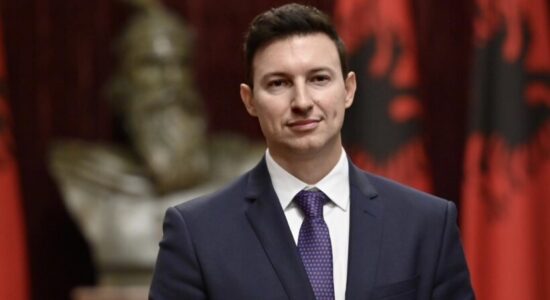 Fiksioni dhe realiteti: Për bashkëpunimin e Shqipërisë me Kosovën duhen më pak slogane, më shumë fakte dhe mbi të gjitha qetësi e maturi