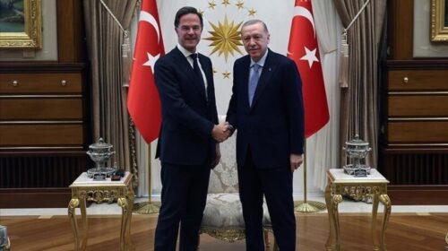 Erdoğan dhe kreu i NATO-s, Rutte bisedë telefonike për zhvillimet në Siri