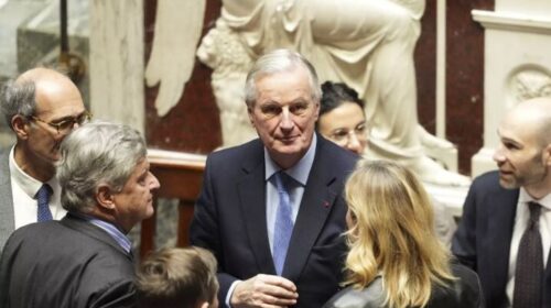 Rrëzohet me vota në Parlament qeveria në Francë