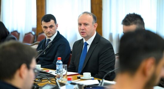 Gashi: Deputetët e “VLEN-it” edhe sot do të votonin ndryshimet kushtetuese, por në proces duhet marrëveshje politike