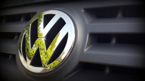Gjermani, punonjësit e fabrikës Volkswagen në “grevë paralajmëruese” dy orëshe
