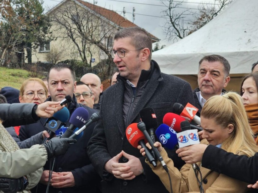 Mickoski premton se nuk do të rriten rrogat e funksionarëve, do rriten vetëm të punëtorëve