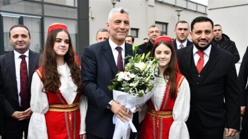 Ministri turk Bolat merr pjesë në hapjen e degës së re të spitalit Sante Plus në Shkup