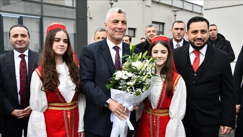 Ministri turk Bolat merr pjesë në hapjen e degës së re të spitalit Sante Plus në Shkup